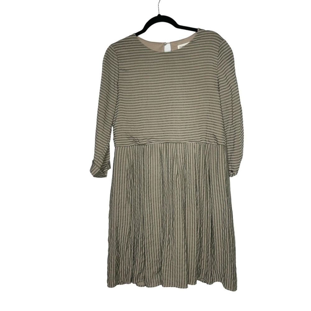 Hidden alley striped dress with pockets knee length Empire waist dress medium